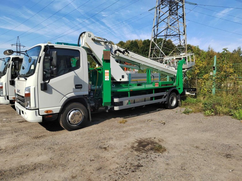 Aichi d706 Isuzu forward