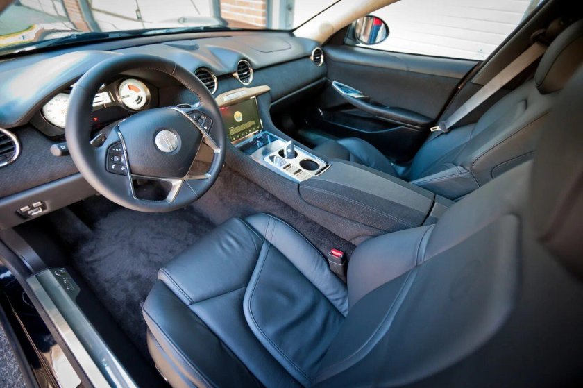 Fisker Karma салон