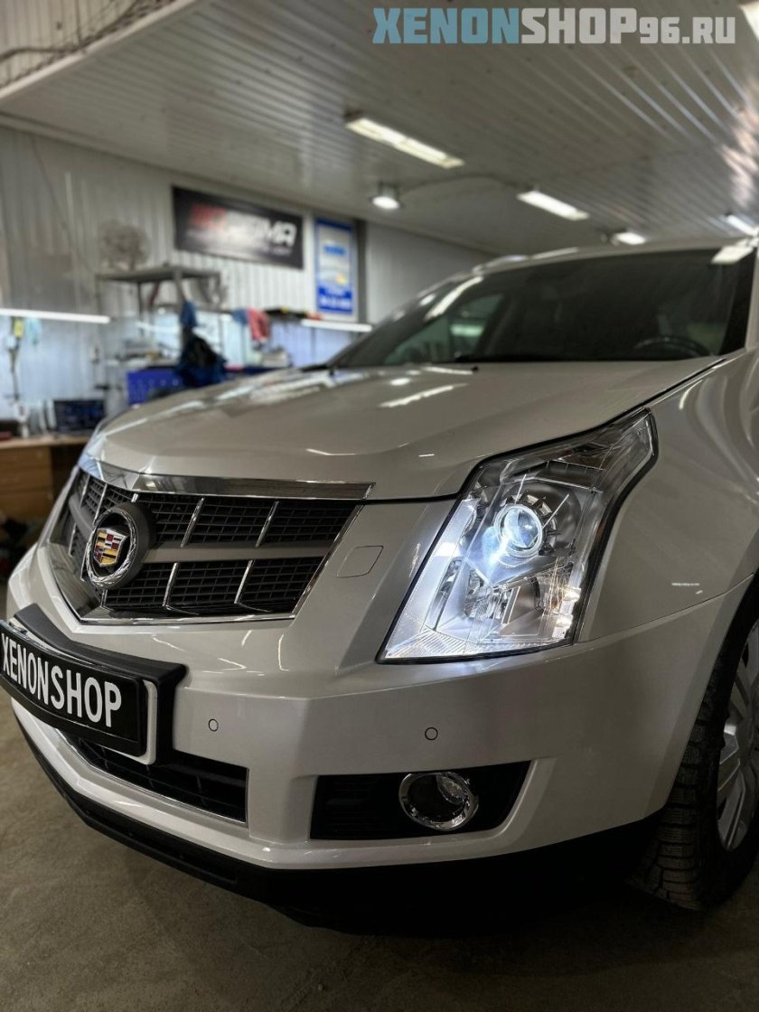 Кадиллак SRX замена камеры заднего вида