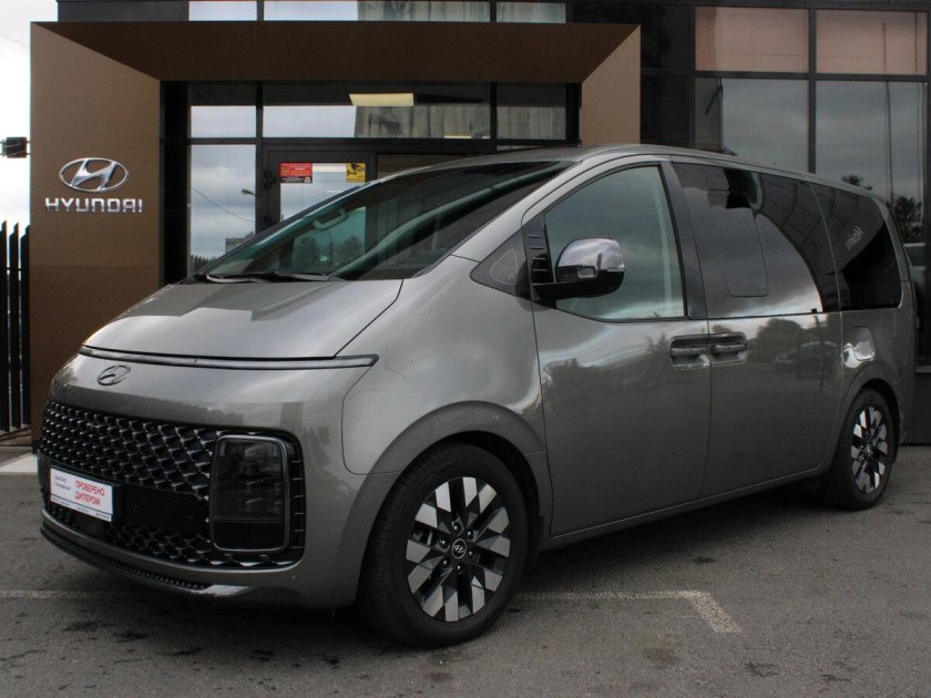 Hyundai staria 2021