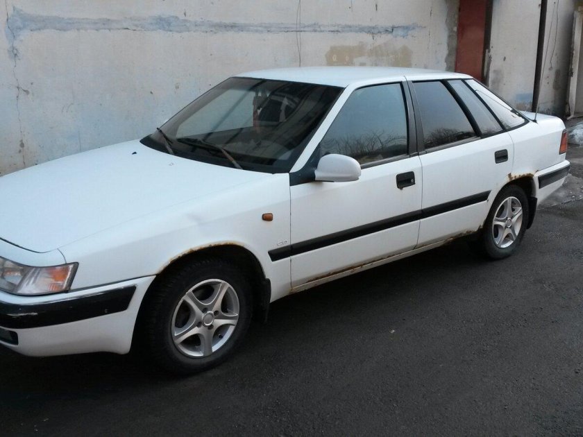 Дэу Эсперо белая