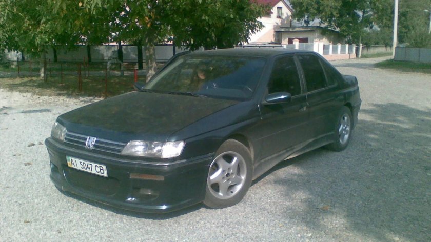 Peugeot 605 v12