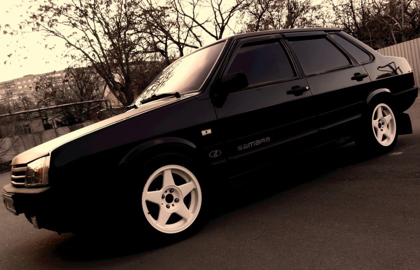 ВАЗ 21099 черная тонированная