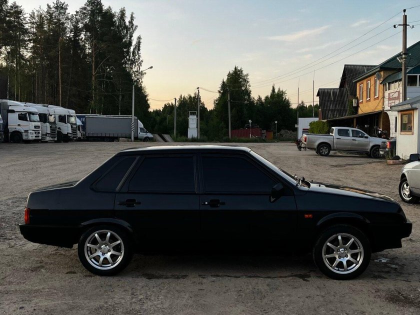 Ваз 21099 черная r15