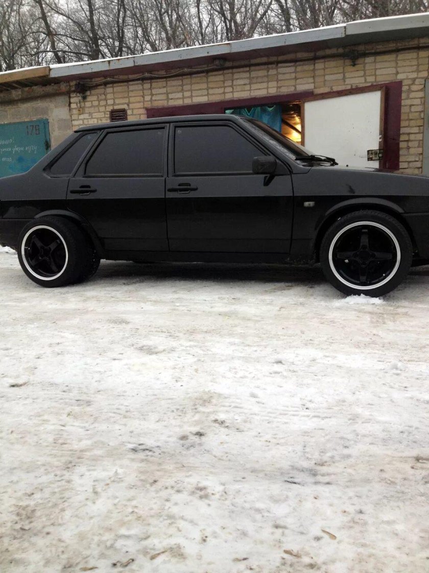 ВАЗ 21099 черная r15