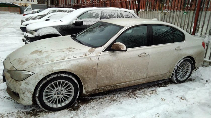 Грязная БМВ е90