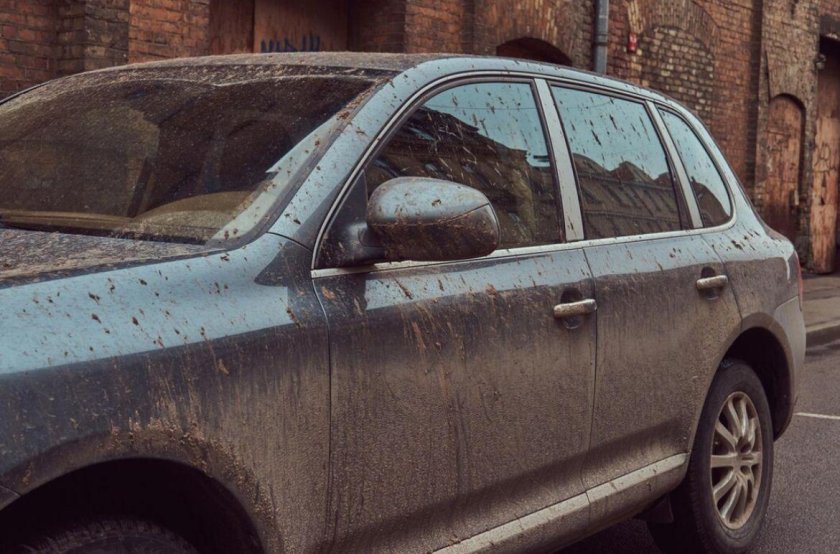 Ржавый китайский автомобиль