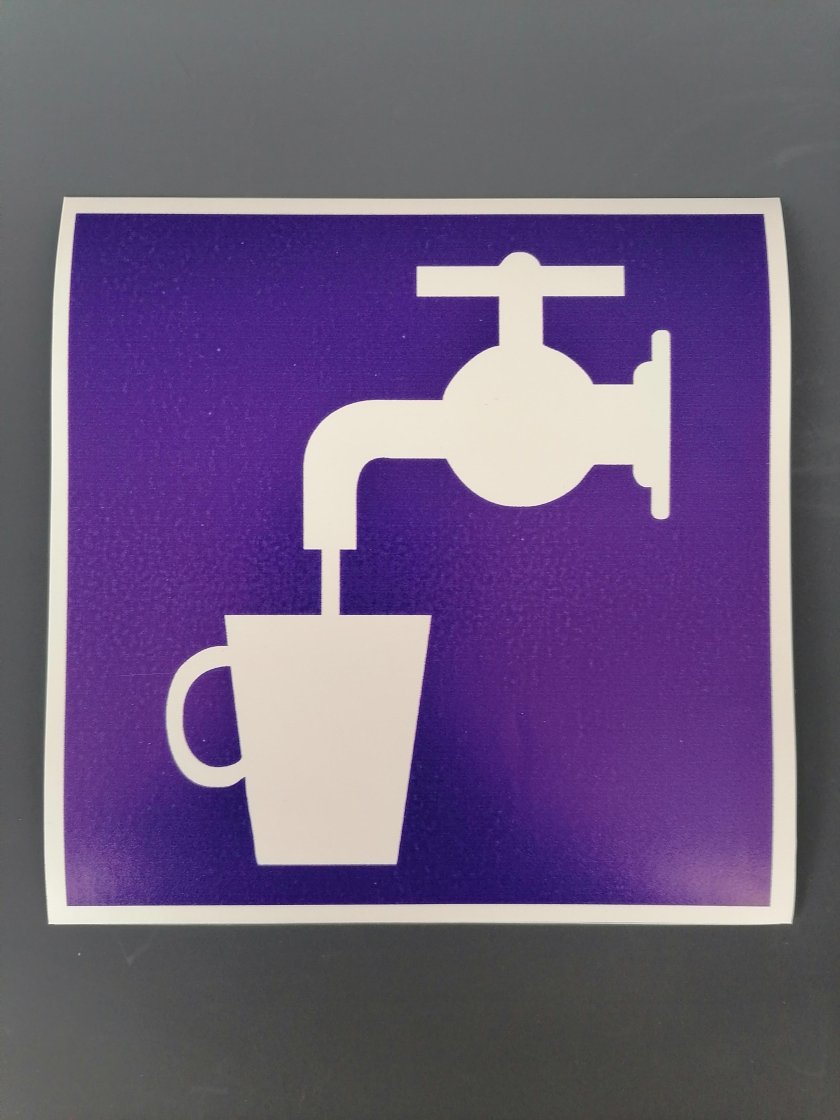 Знак d-02 (питьевая вода)