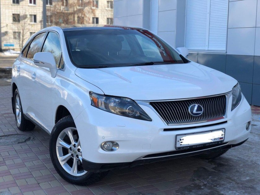 Белый Лексус 450h