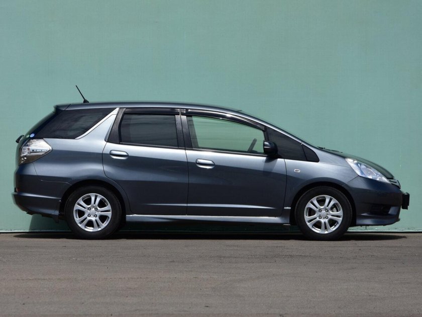 Honda fit shuttle 2012