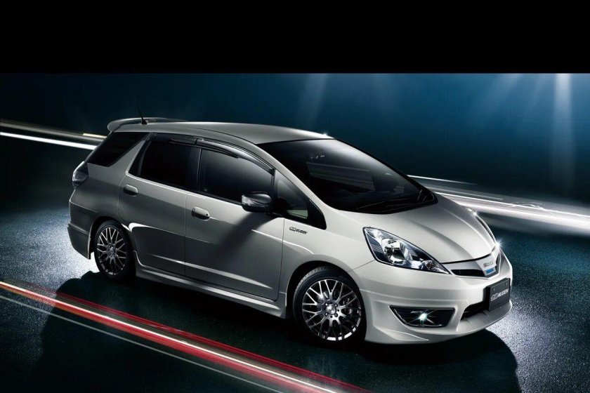 Honda Fit Shuttle Hybrid 2011