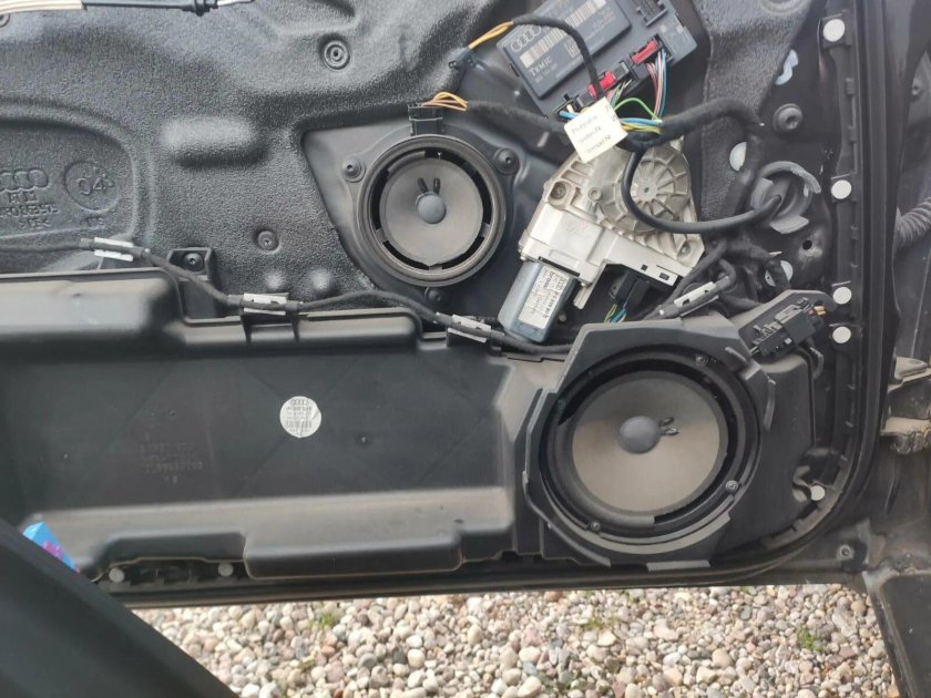 Штатные динамики Audi a6 c5