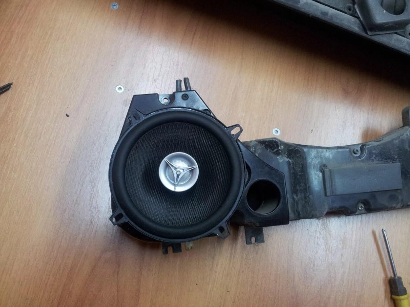 Ауди а6 с4 передние динамики