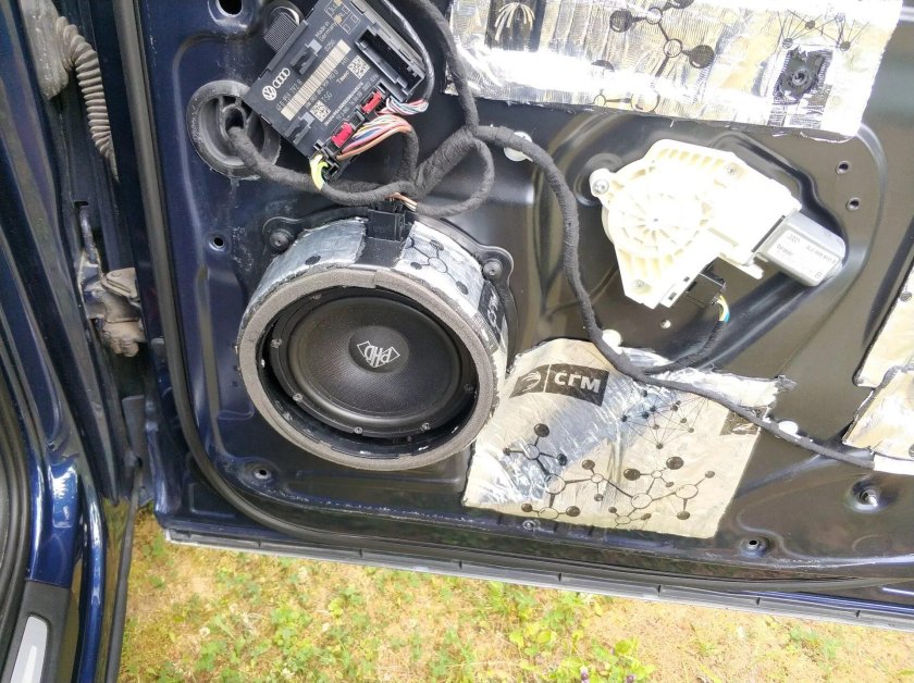 Передние динамики для Audi q3