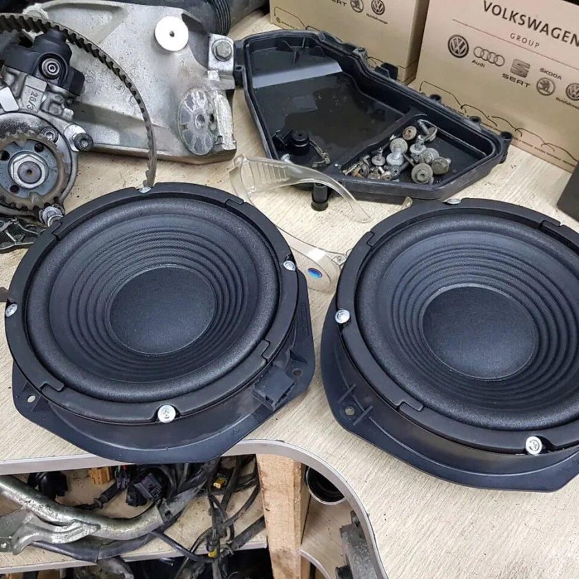Штатные динамики Ауди а6