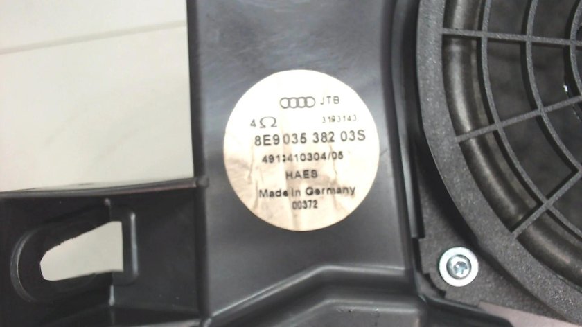 Штатный сабвуфер Ауди а4 б6