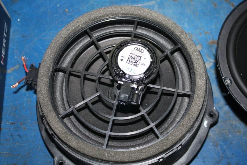 Передние динамики для Audi q3