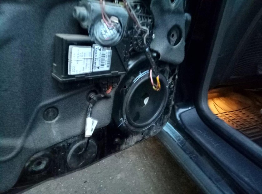 Ауди а3 2008 задние динамики