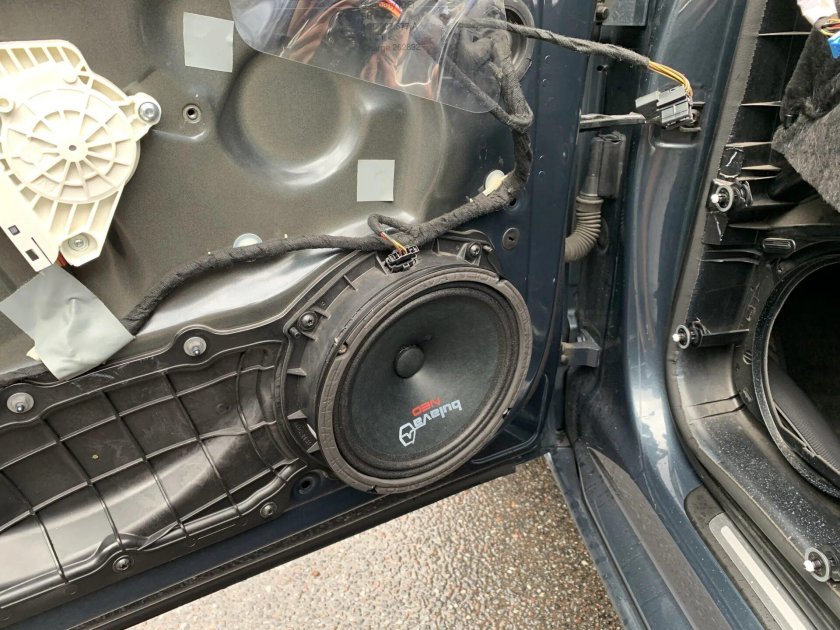 Штатные динамики Ауди а6