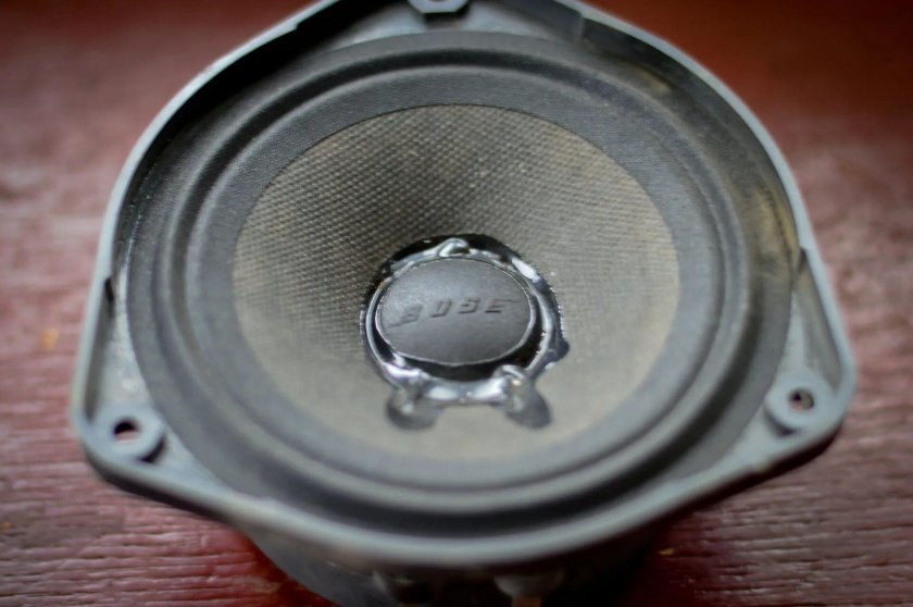 Штатные динамики Ауди а6 с4