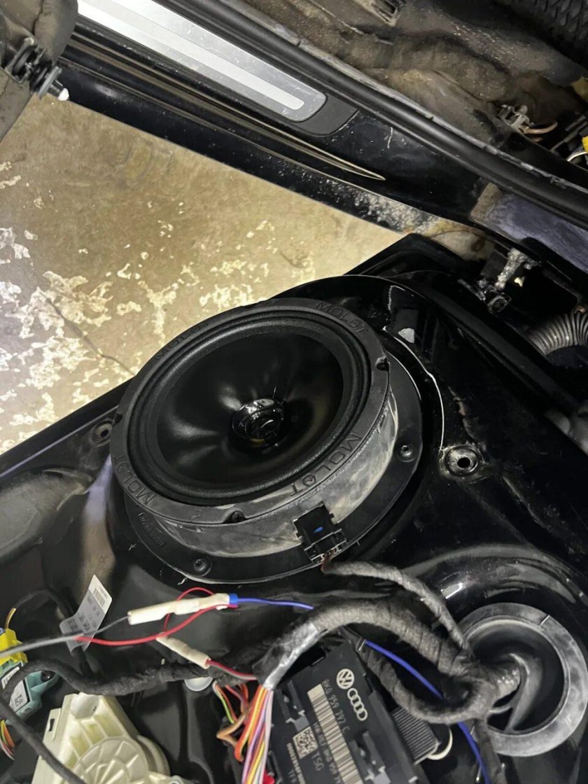 Крепление сабвуферов Лада Гранта лифтбек