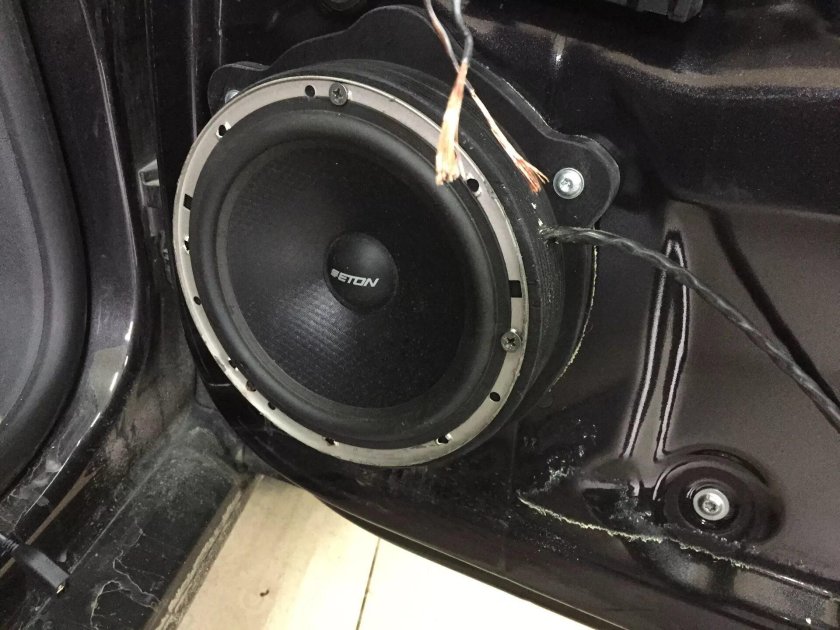 Штатная акустика Ауди а6 с5