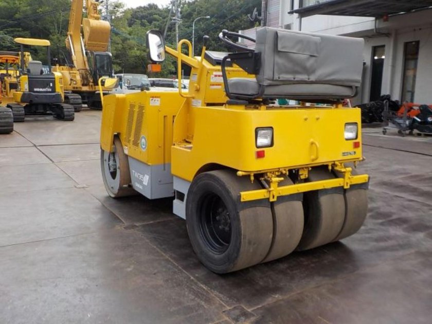 Виброкаток Сакаи TW 350