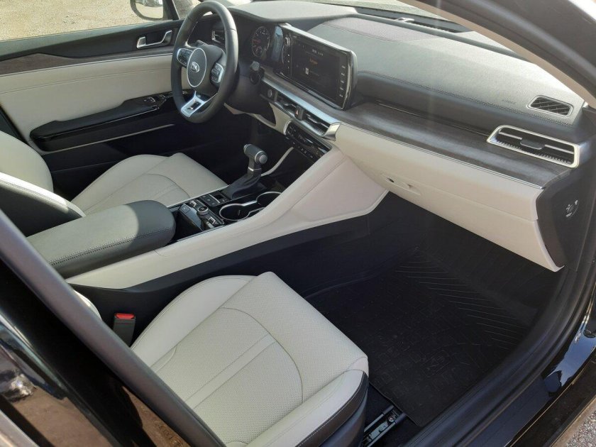 Kia k5 белый салон