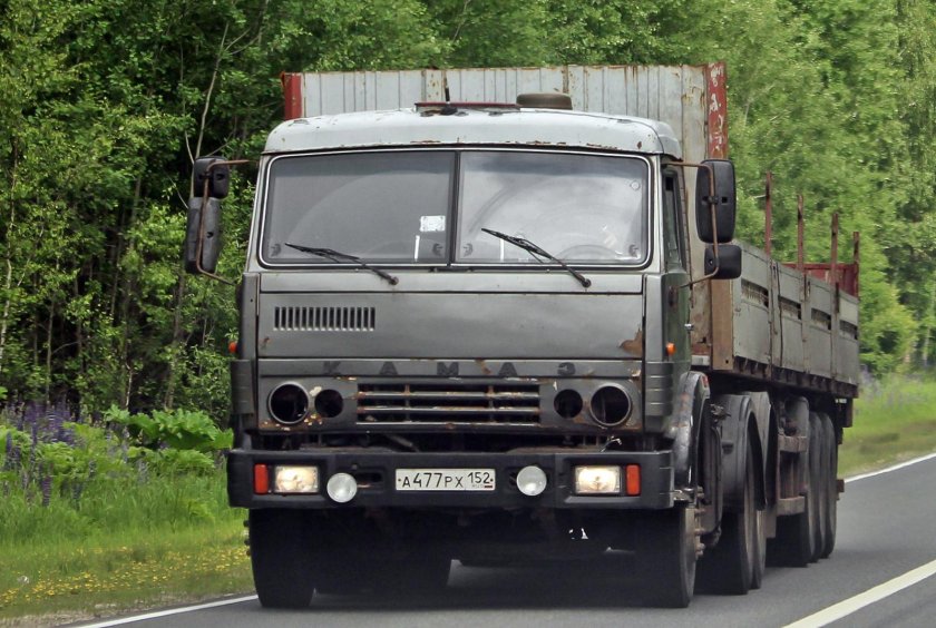 КАМАЗ 54112 военный тягач