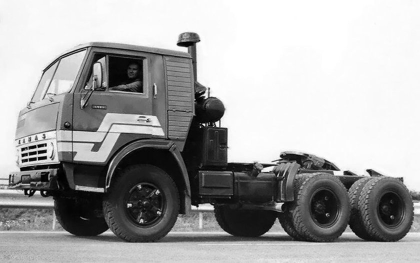 КАМАЗ 54112 седельный тягач