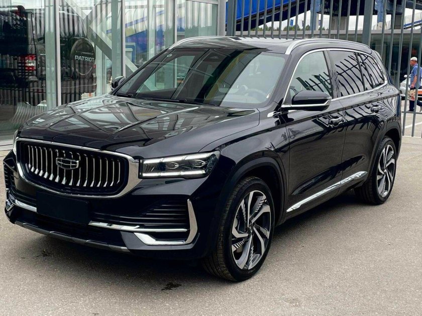 Джили Монжаро черный