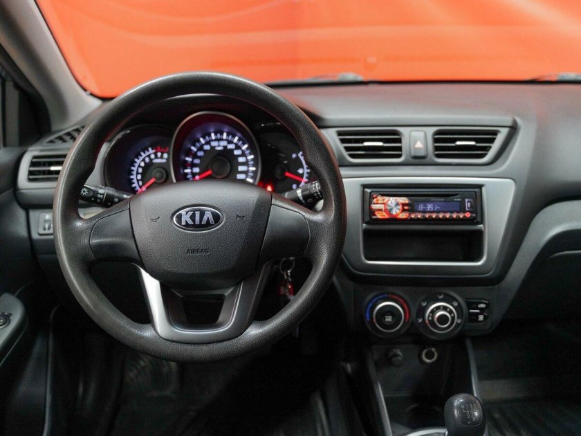 Kia Rio 3 салон
