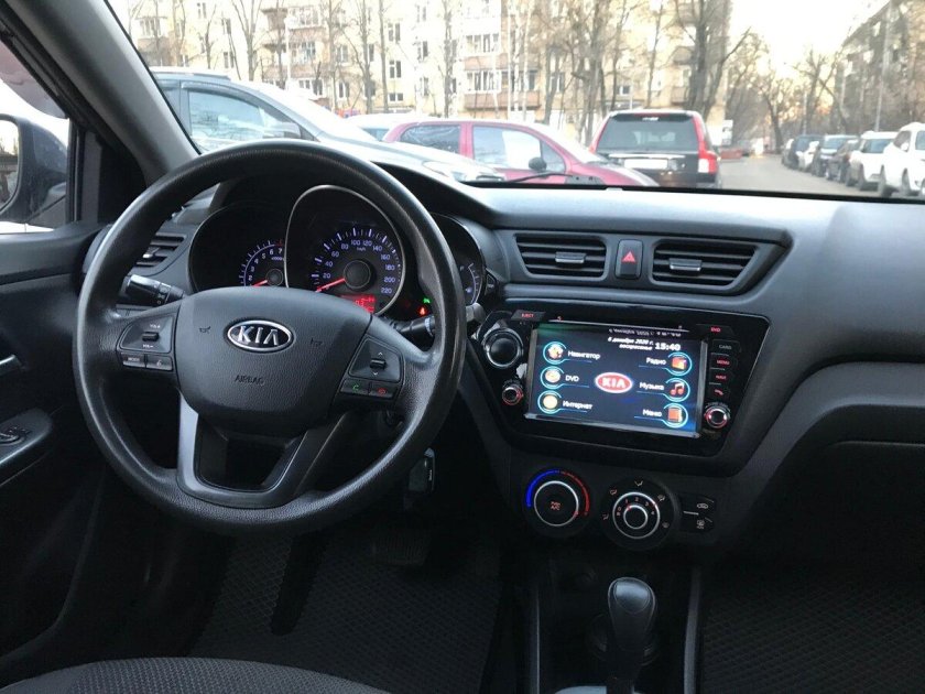 Киа Рио 2012 салон