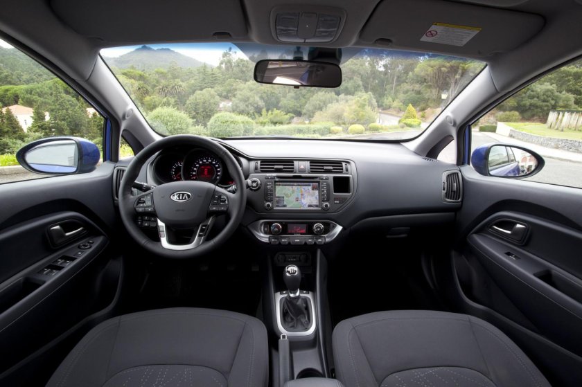 Киа Рио 3 внутри салона
