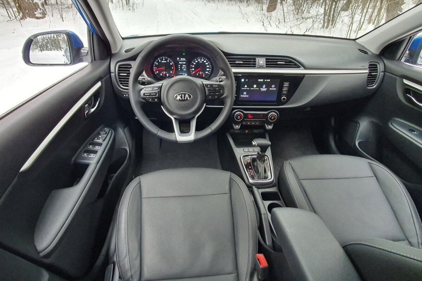 Kia Rio 2022 салон