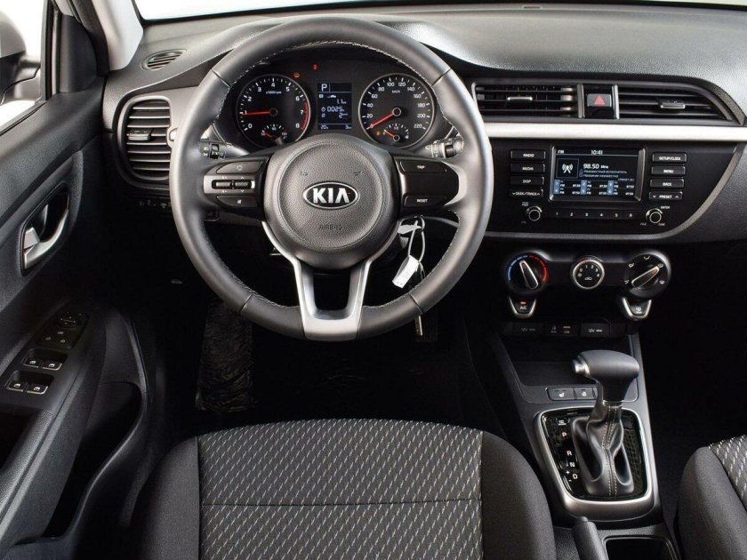 Kia Rio 2018 салон механика
