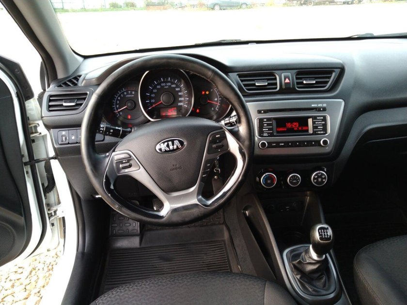 Kia Rio 2015 салон