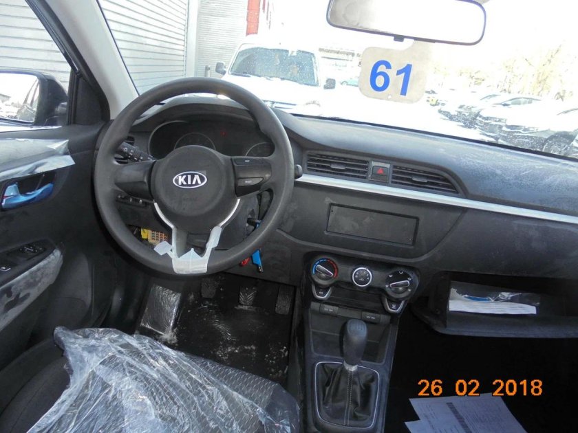 Киа Рио 4 салон минимальная комплектация