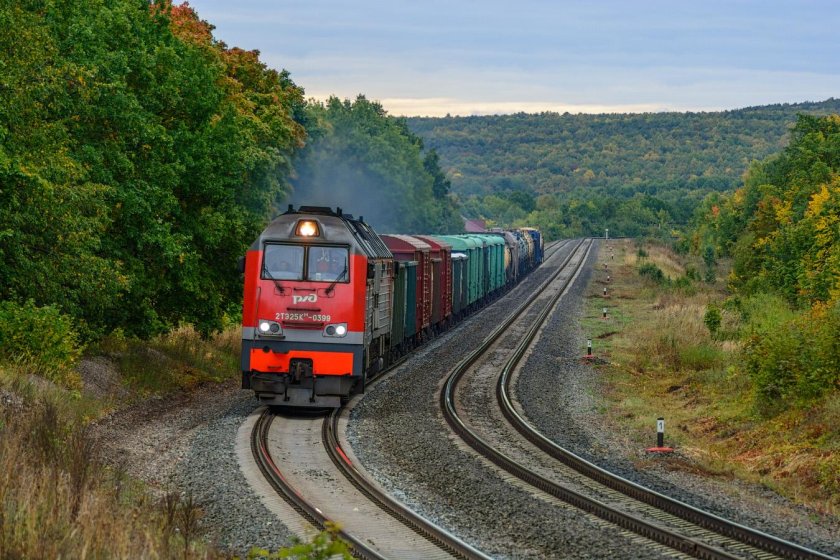 Тепловоз 2тэ25км