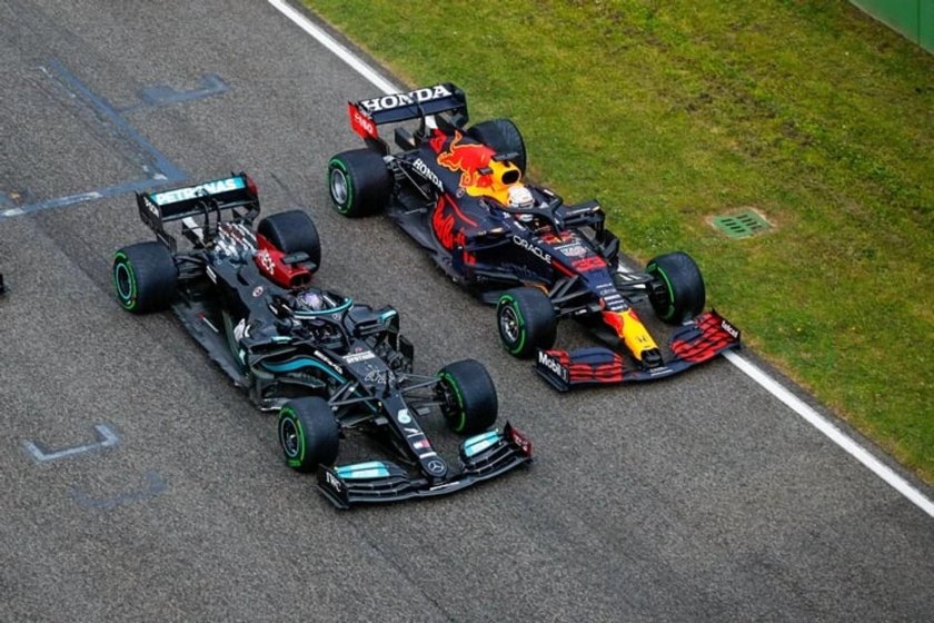 Formula 1 Mercedes vs Red bull