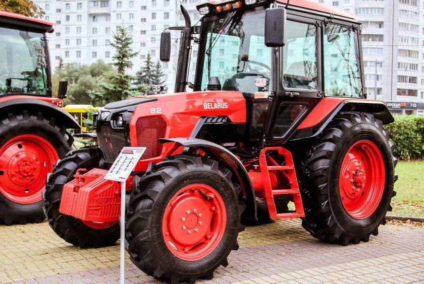 Трактор Беларус 82.3