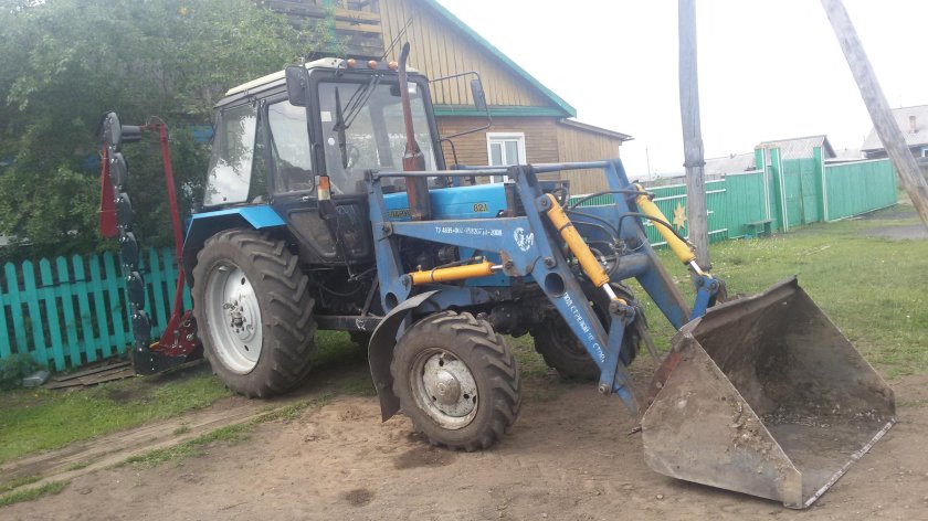 МТЗ 82.1 2011 С куном