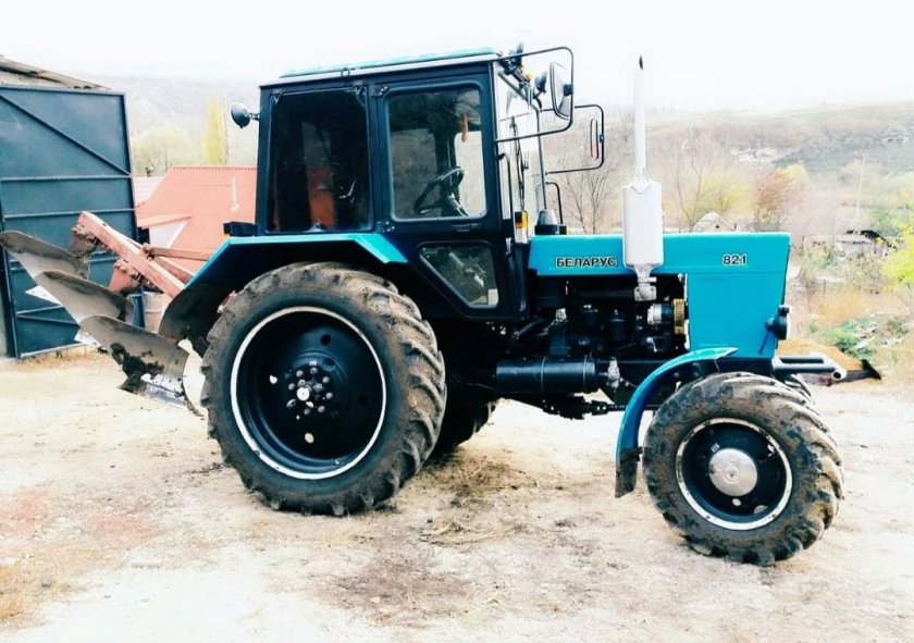 МТЗ-80 трактор