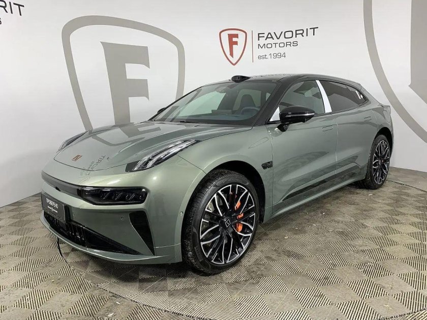 Машина zeekr 001