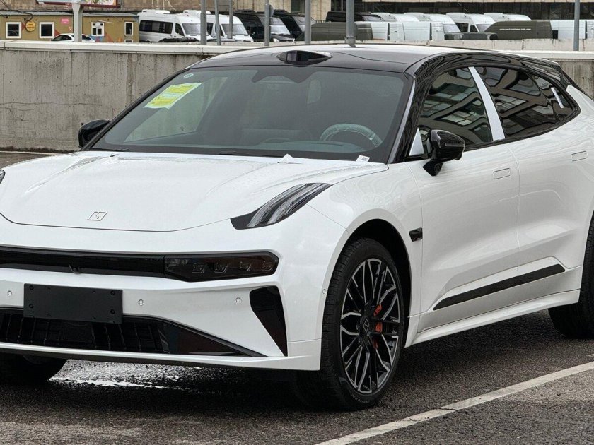 Автомобиль zeekr 001