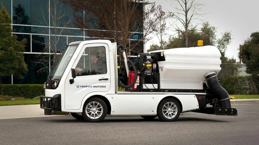 Маленький электрический грузовик