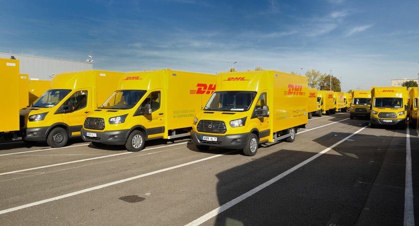 Автомобиль компании DHL
