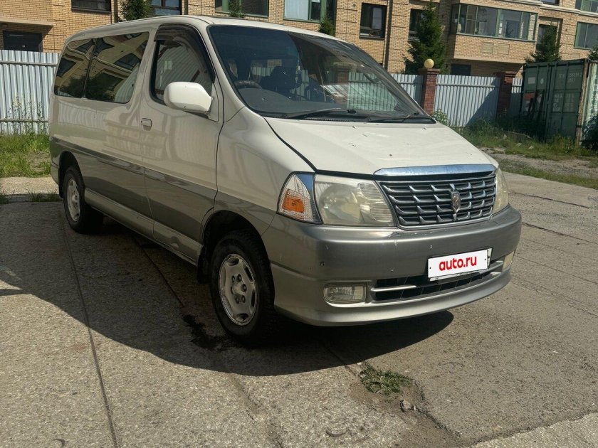 Toyota grand hiace 2000