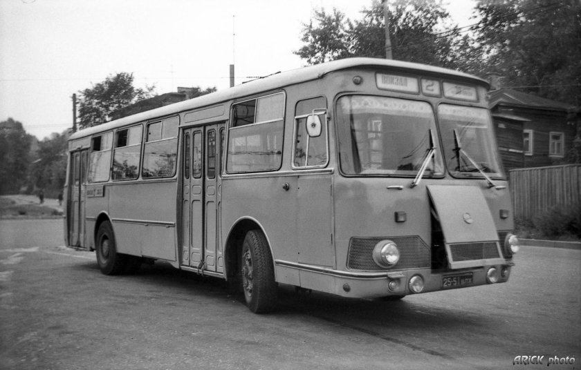 ЛИАЗ-677 автобус