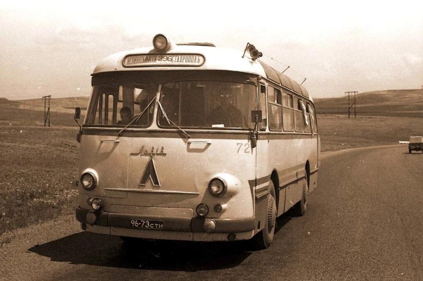 ЛАЗ 695е турист
